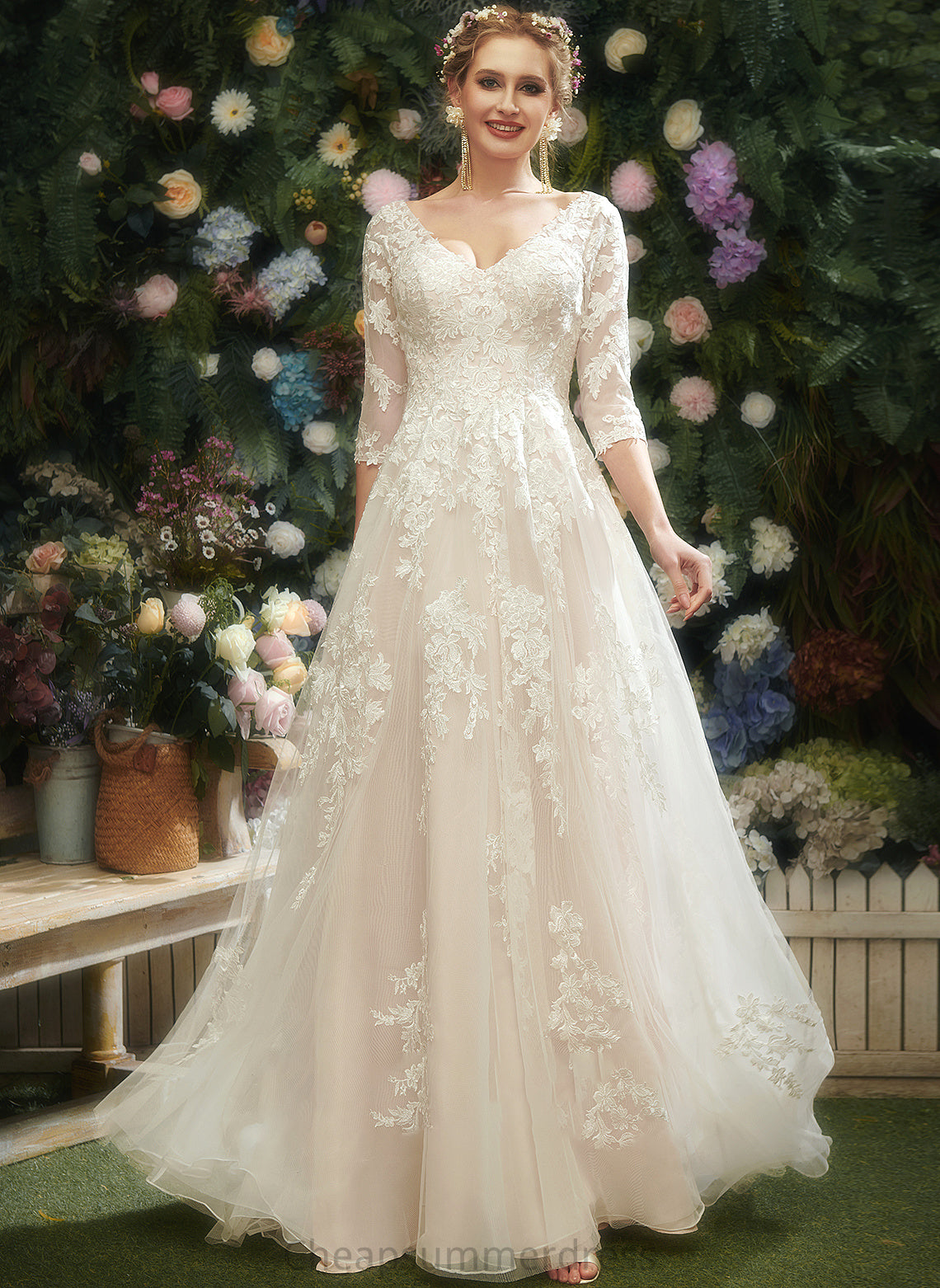 Sequins V-neck A-Line Dress With Wedding Train Court Essence Wedding Dresses