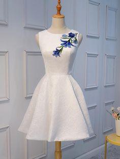 Unique White Applique Cheap Short Lace Alissa Homecoming Dresses CD19715